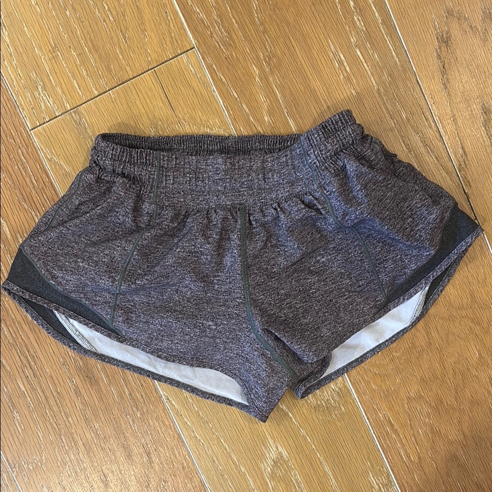 Lululemon hot hotty 2” shorts size 4